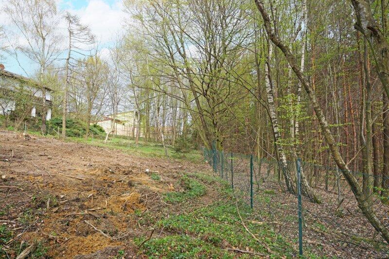 entlang der sdlichen Grundgrenze nach Osten