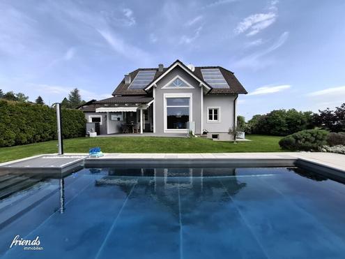 Traumhaftes Einfamilienhaus mit Pool und sensationellem Fernblick