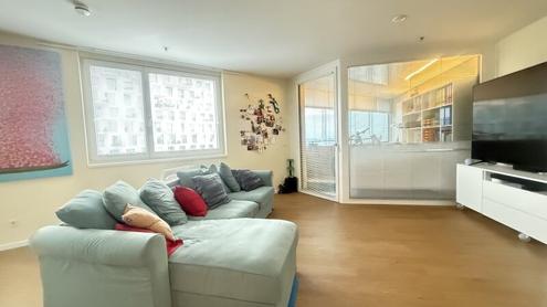 Skytower: 2-Zimmer mit Loggia auf 73 m2!