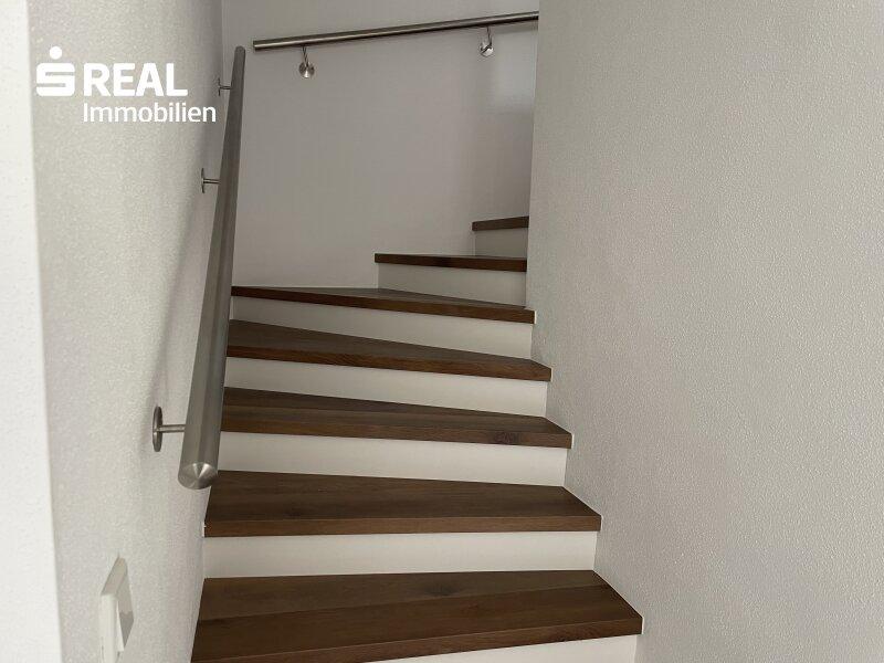 Treppe ins 1.OG