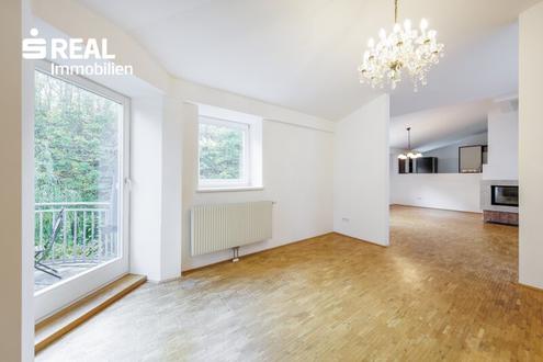 Schmuckstück - stilvolle Dachgeschosswohnung in der Turmvilla inkl. Garten