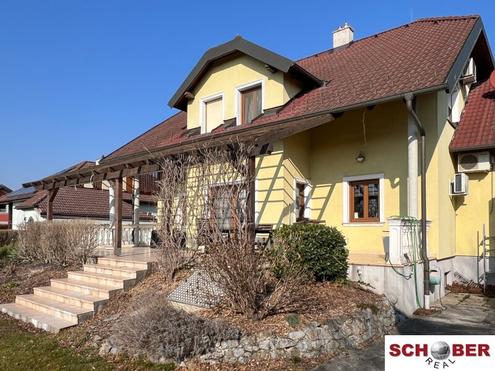 Großzügiger Wohntraum nahe Wien - Platzwunder mit Stil und Gartenidylle