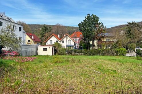 Breitenfurt Ost: Sonniges Eckgrundstck im Ortskern - Aufschlieung bezahlt!
