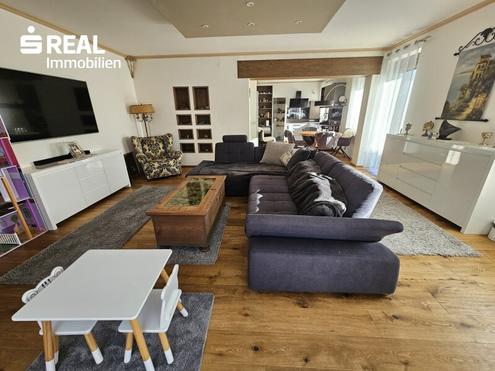 top generalsanierte 3 Zimmer-Wohnung mit Gartennutzung und Parkplatz in absoluter Ruhelage