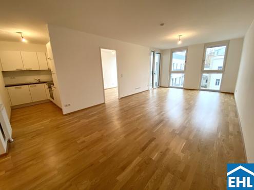 2-Zimmer-Dachgeschoßwohnung mit Balkon & hervorragender Verkehrsanbindung