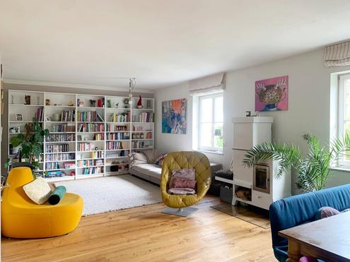 Sonnige großzügige Doppelhaushälfte - 5 Zimmer und ausbaufähig