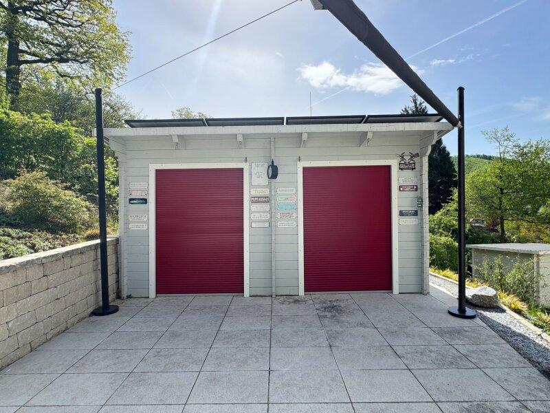 Gartenhaus mit Rolltor