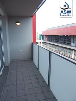 Schöne 3-Zimmerwohnung mit Loggia und Terrasse in U-Bahn-Nähe (bis 30.04.2026 befristet vermietet)