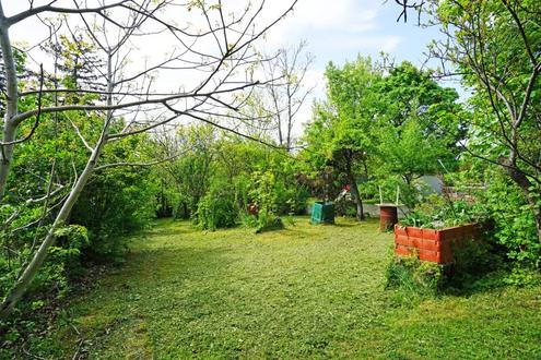 Grnruhelage: Baugrund mit Abbruchhaus zwischen Hanusch KH und Fltzersteig