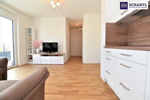 Ihr Traum-Penthouse in Graz-Gösting wartet! Lassen Sie sich von atemberaubendem Schlossbergblick, einer großzügigen Dachterrasse und Komfort mit Tiefgarage und Kellerabteil verzaubern. Ein Ort, an dem Lebensqualität beginnt!