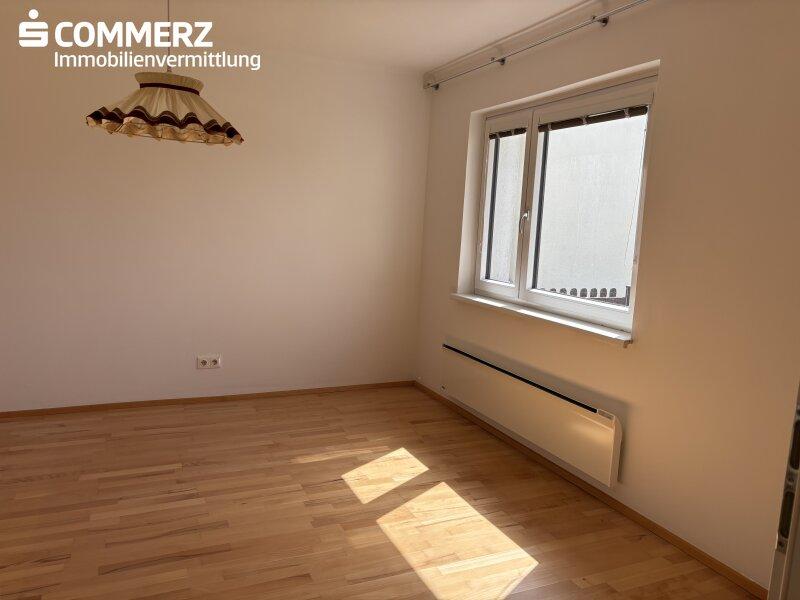 Nebengebude Wohnzimmer