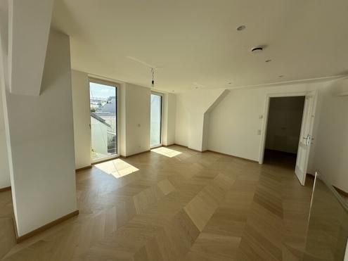 1. BEZIRK: 3 Zimmer-DG-Maisonette mit Terrasse