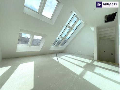Wohntraum im Dach I perfekt aufgeteilte 3-4 Zimmer I atemberaubendes Wohnzimmer mit Glas-Himmel revitalisierter Stilaltbau I urbane Lage mit bester Infrastruktur!