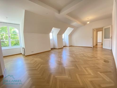 INNENSTADT DACHGESCHOSSWOHNUNG