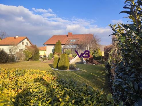 NEUWERTIG! Großzügiges Einfamilienhaus mit 250 m² Wohnfläche auf einem 1.100 m² großen Eckgrundstück! Grünruhelage!