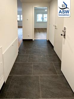 Schöne 2-Zimmerwohnung mit Loggia in U-Bahn-Nähe zum Verkauf (befristet vermietet)