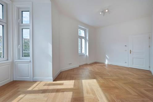 Erstbezug: sanierte Wohnung mit Parkblick!