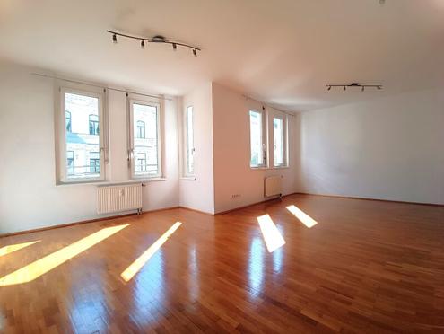 Studentenhit! 1- Zimmer Wohnung in zentraler Lage Nähe U6 Thaliastraße! Waschküche & Begrünter Innenhof mit Sitzmöglichkeit!