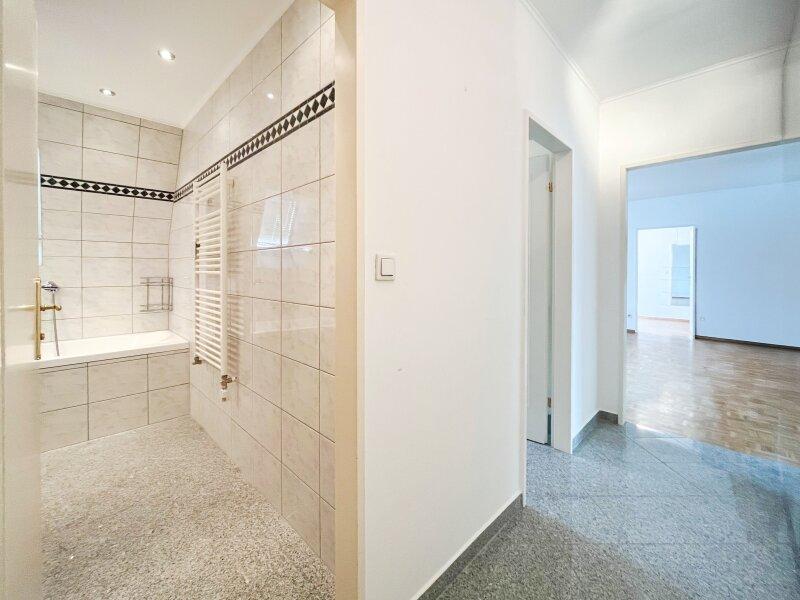 Badezimmer / Vorraum