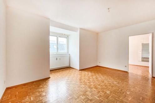 Gut vermietbare DG-Wohnung nahe Htteldorfer Strae mit Parkplatz
