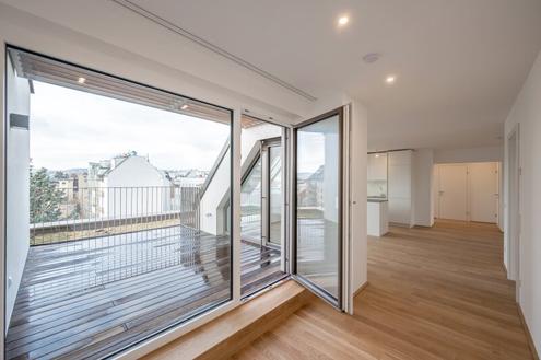 EDUART-Die Kunst des Wohnens: Hochwertiger 3-Zimmer DG-ZWEITBEZUG mit ca. 16m² Terrasse (10/24)
