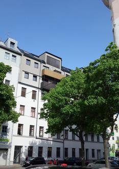 Besonderheit!  Charmante Altbauwohnung mit Balkon westseitig!