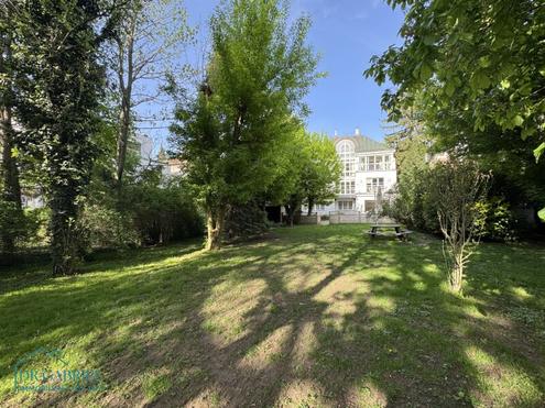 VILLA MIT GROSSEM GARTEN IN ZENTRALER DBLINGER LAGE