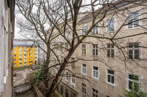++H7++  2-Zimmer Altbau-Wohnung (sanierungsbedürftig), viel Potenzial!