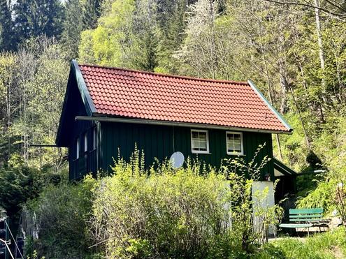 ++ hübsches Ferienhaus in Alleinlage am Bach mit Nebengebäude ++