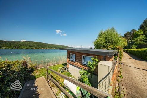 Exklusives Badeparadies am Wrthersee: Ihr privates Refugium mit Seezugang und Waldidylle