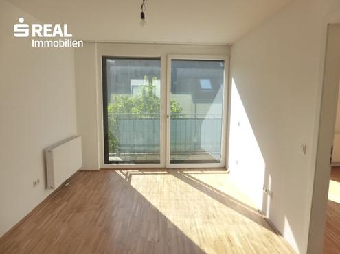 Sonnige, moderne 2-Zimmer-Wohnung mit Balkon und Garagenplatz - nur 295.000,--
