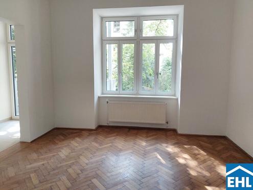 Ruhige Hoflage mit Balkon - Altbau-Charme im Herzen des 9. Bezirks
