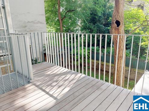 Neu sanierte Innenstadtwohnung mit Balkon - Altbauflair trifft modernen Wohnkomfort