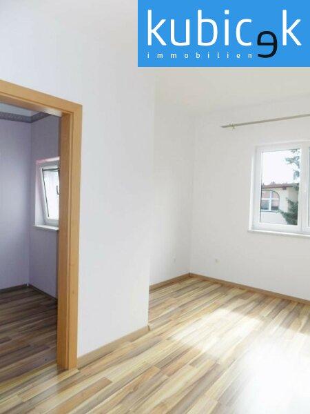Zimmer 4 mit begehbarer Garderobe im OG