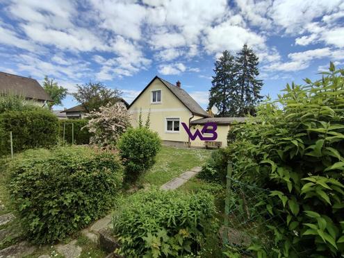 700 m² großes Eckgrundstück mit Einfamilienhaus und großem Garten zu verkaufen! KAUFPREIS nochmals reduziert !!!!