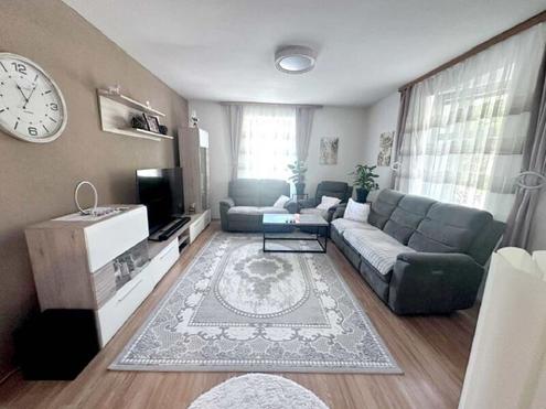 Bahnhofsnähe! Drei Zimmerwohnung in Felixdorf!