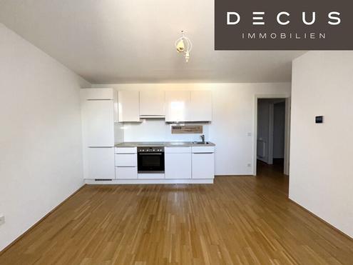 | ENTZÜCKENDE DACHGESCHOSSWOHNUNG | 2 ZIMMER | BESTLAGE | HAUPTPLATZ ECKE MURGASSE
