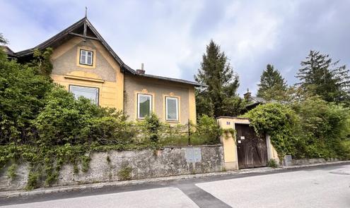 Sanierungsbedürftiges Jahrhundertwendehausen mit1502 m2 Grundstück