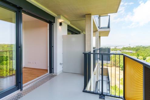 Atemberaubender Fernblick - pure Entspannung auf dem großzügigen Balkon garantiert.