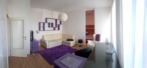 VOLLMÖBLIERTE, moderne und bezugsbereite 2-Zimmer-Wohnung mit Balkon im Herzen des 4. Bezirks! Willkommen in Ihrem neuen Zuhause - stilvoll, komfortabel und zentral gelegen!
