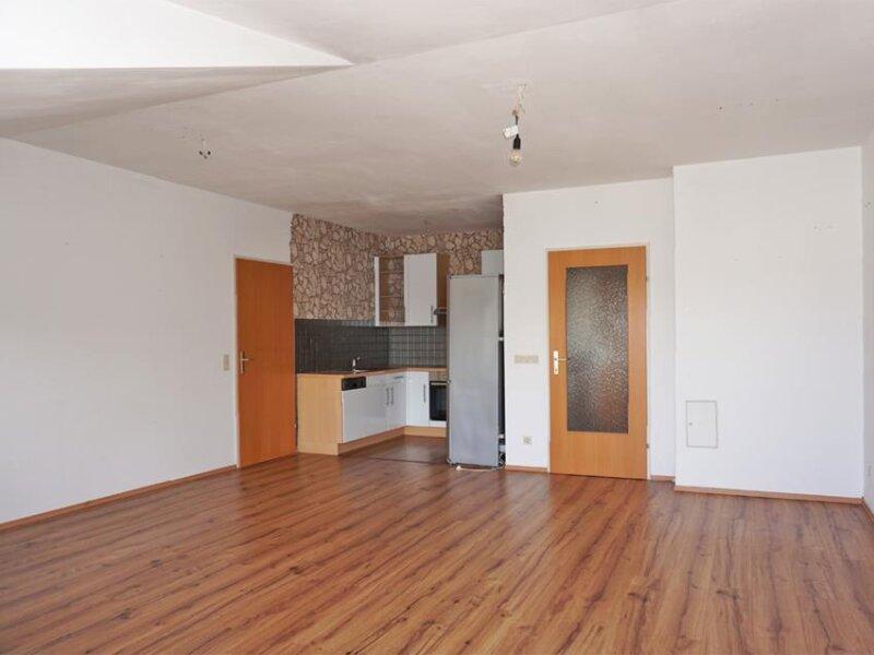Wohnzimmer mit offener Kche
