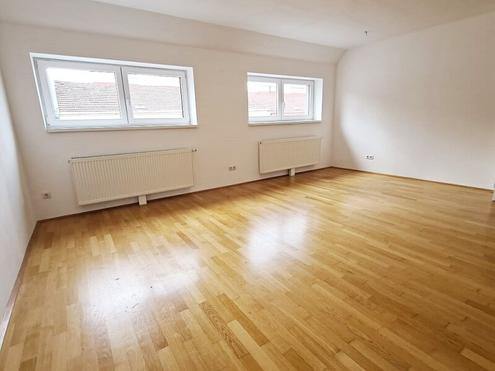 FERNBLICK, DACHGESCHOSS, 59 m2 Maisonette mit 13 m2 Terrasse, 2 Zimmer, Komplettküche, Duschbad, Parketten, Speckbachergasse