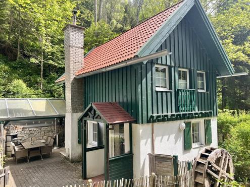 ++ hübsches Ferienhaus in Alleinlage am Bach mit Nebengebäude ++