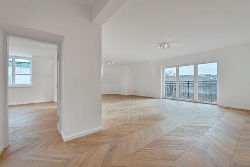 Luxus-Dachgeschoss-Wohnung mit Panoramablick in exklusiver Lage