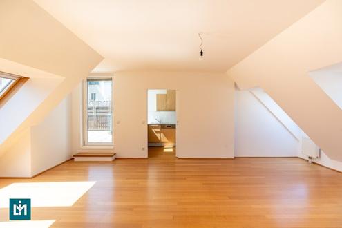 SCHÖNE 3 - ZIMMER - DG - MAISONETTE MIT 2 TERRASSEN / NÄHE U4 ROSSAUER LÄNDE