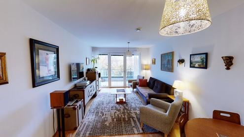 Gediegene 3-Zimmer mit Loggia und Garagenstellplatz im Haus!
