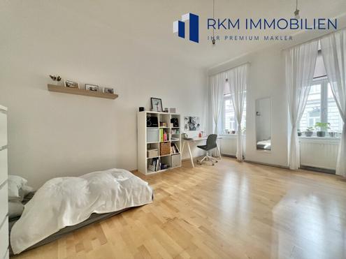 Helle 2-Zimmer-Altbauwohnung in TOP Lage