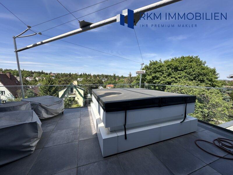 Terrasse mit dem Whirlpool