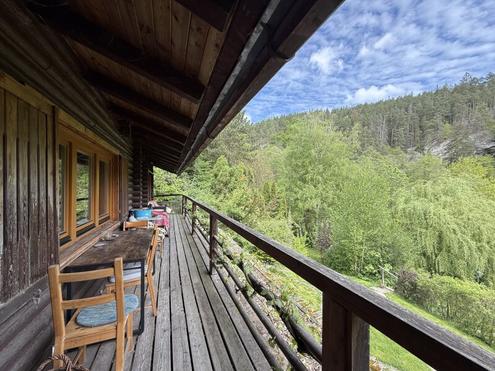 Einzigartige Grünruhelage an der Thaya! Reizendes Blockhaus mit Pferdestall