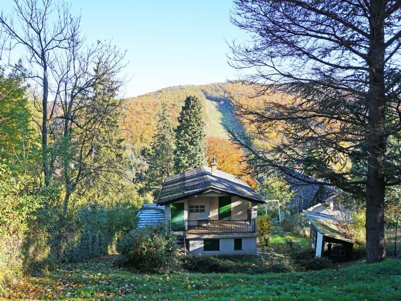 Hausansicht mit Hohe Wand Wiese im Hintergrund